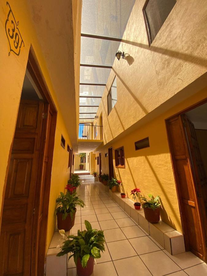 Hotel Camelinas Area Blanca Пацкуаро Экстерьер фото
