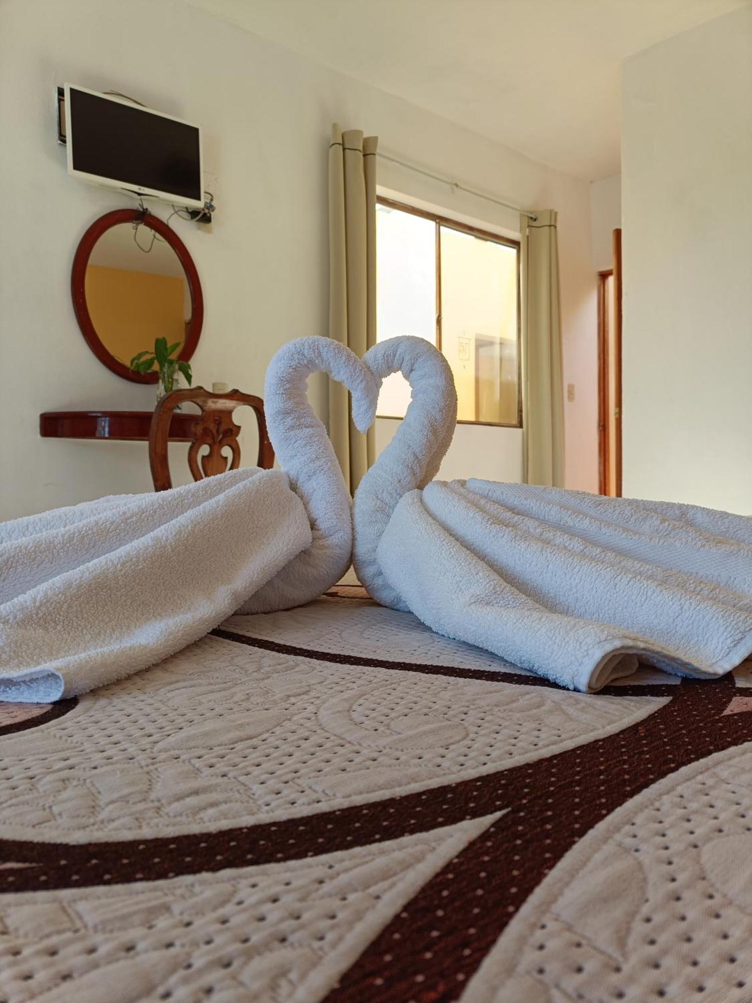 Hotel Camelinas Area Blanca Пацкуаро Экстерьер фото